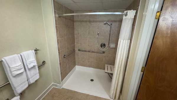 Cortina Inn Rutland image 9